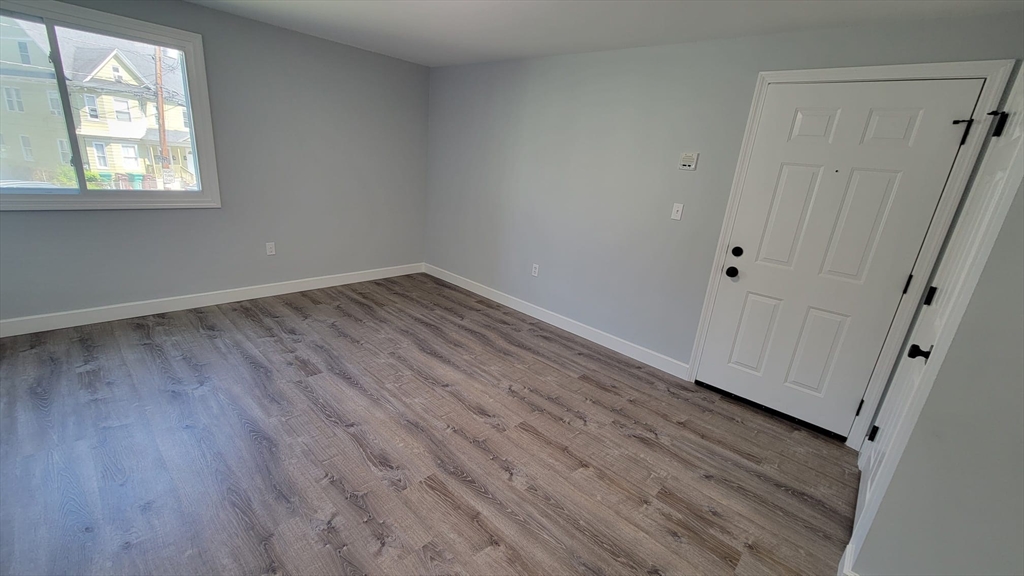5 Lenox Street, Unit 4 Lowell, MA 01852 - Photo 12 of 34
