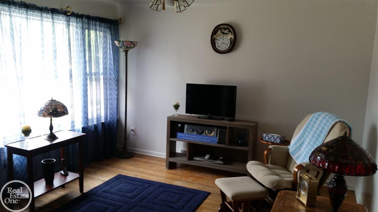 2176 Rome Avenue Warren, MI 48091 - Photo 6 of 20 31296830-5.JPG
