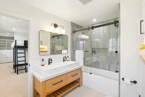 $3,199,000 | 1102 Fleetridge Drive, San Diego, CA 92106