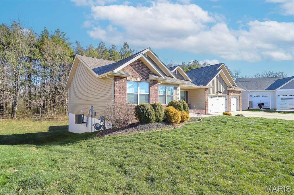437 Briar Creek Road Troy, IL 62294 - Photo 4 of 48