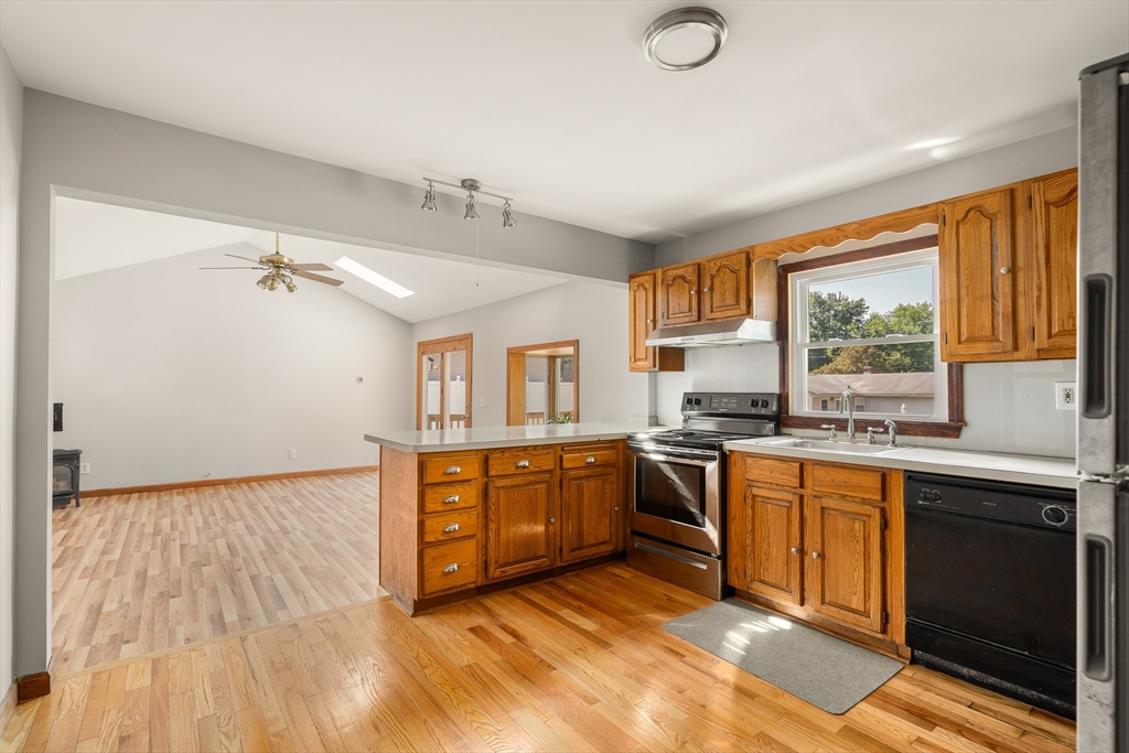 165 Mount Vernon Road Chicopee, MA 01013 - Photo 16 of 42 Gallery Image 16