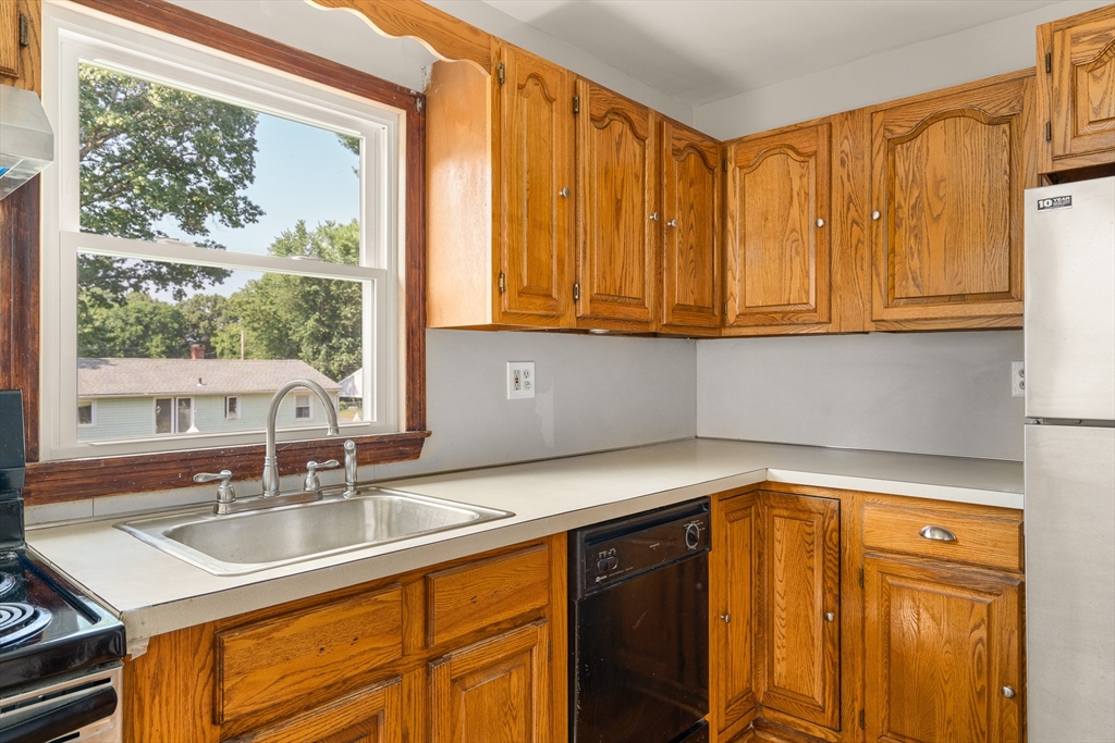 165 Mount Vernon Road Chicopee, MA 01013 - Photo 19 of 42 Gallery Image 19