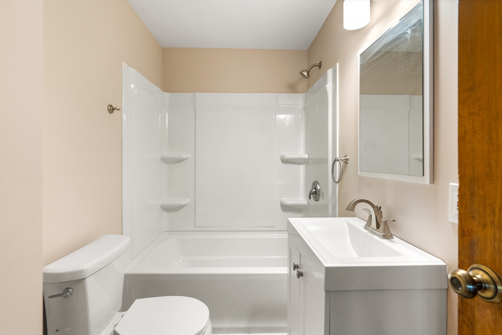 165 Mount Vernon Road Chicopee, MA 01013 - Photo 25 of 42 Gallery Image 25