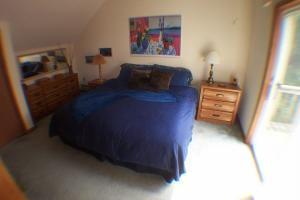5019 Hounds Ear Road Tobyhanna, PA 18466 - Photo 15 of 44 2nd Bedroom w/Private Deck