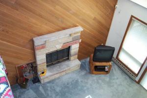 5019 Hounds Ear Road Tobyhanna, PA 18466 - Photo 23 of 44 Upper View Towards Fireplace