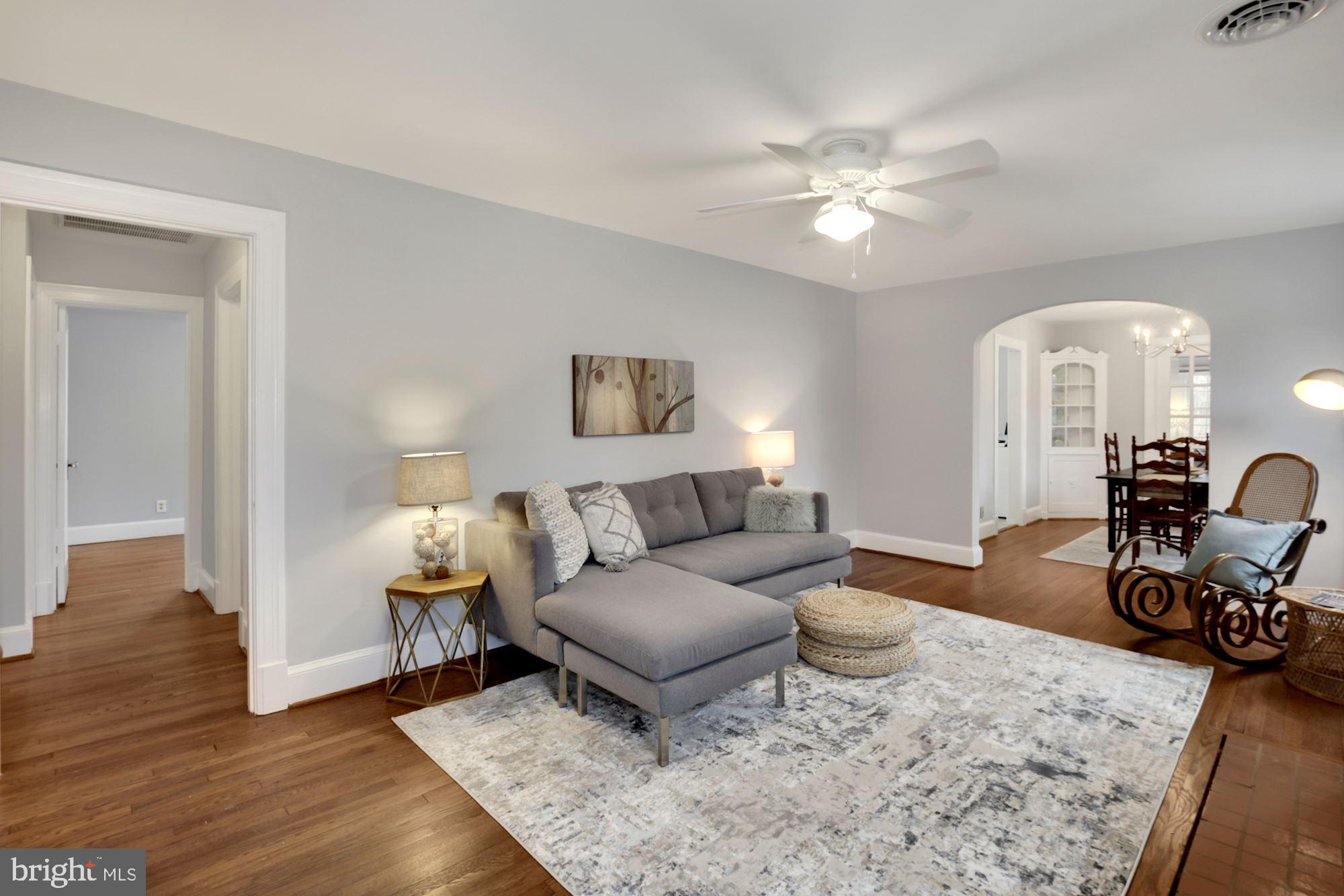 Spacious living room