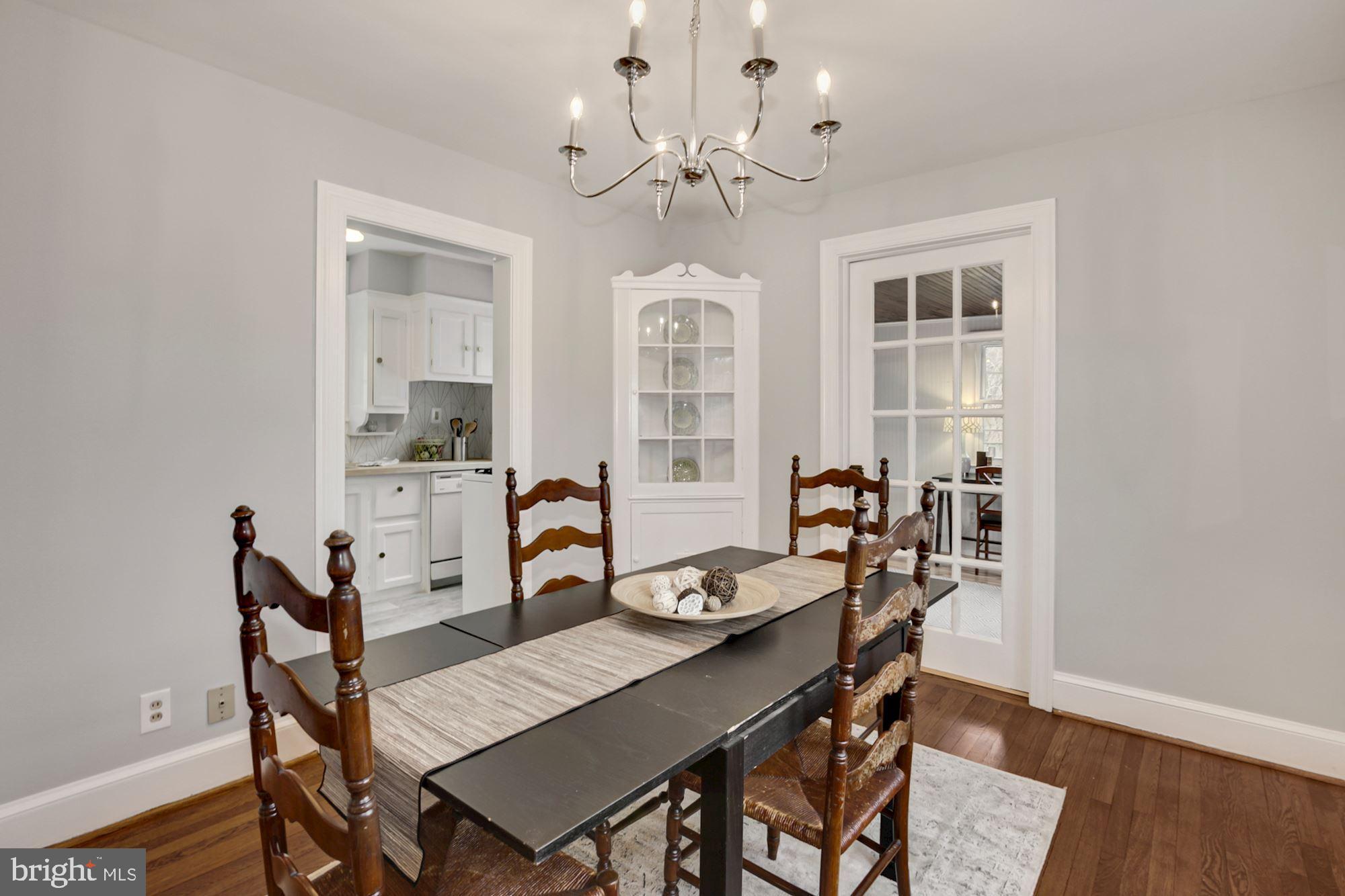 801 Violet Place Silver Spring, MD 20910 - Photo 8 of 35 Dining room with corner cabinet