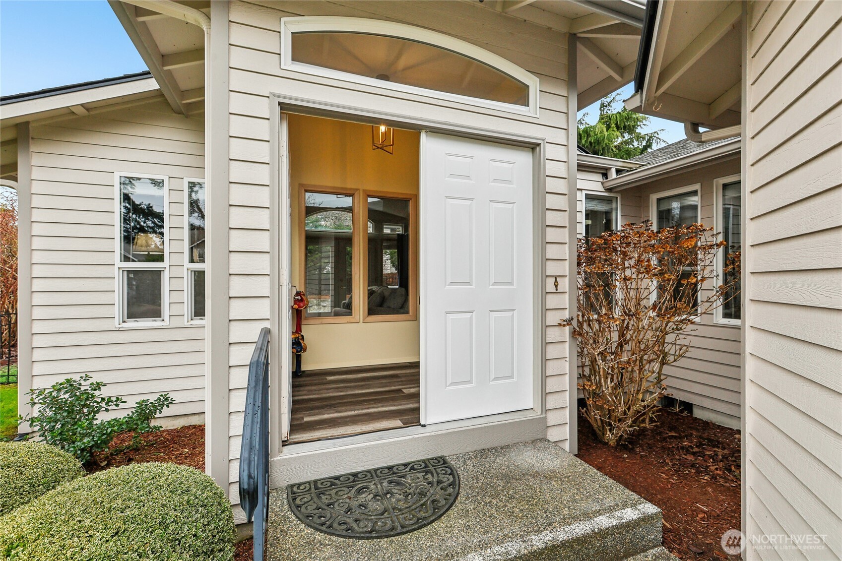 2601 Southwest Talon Loop Oak Harbor, WA 98277 - Photo 2 of 26 Gallery Image 2