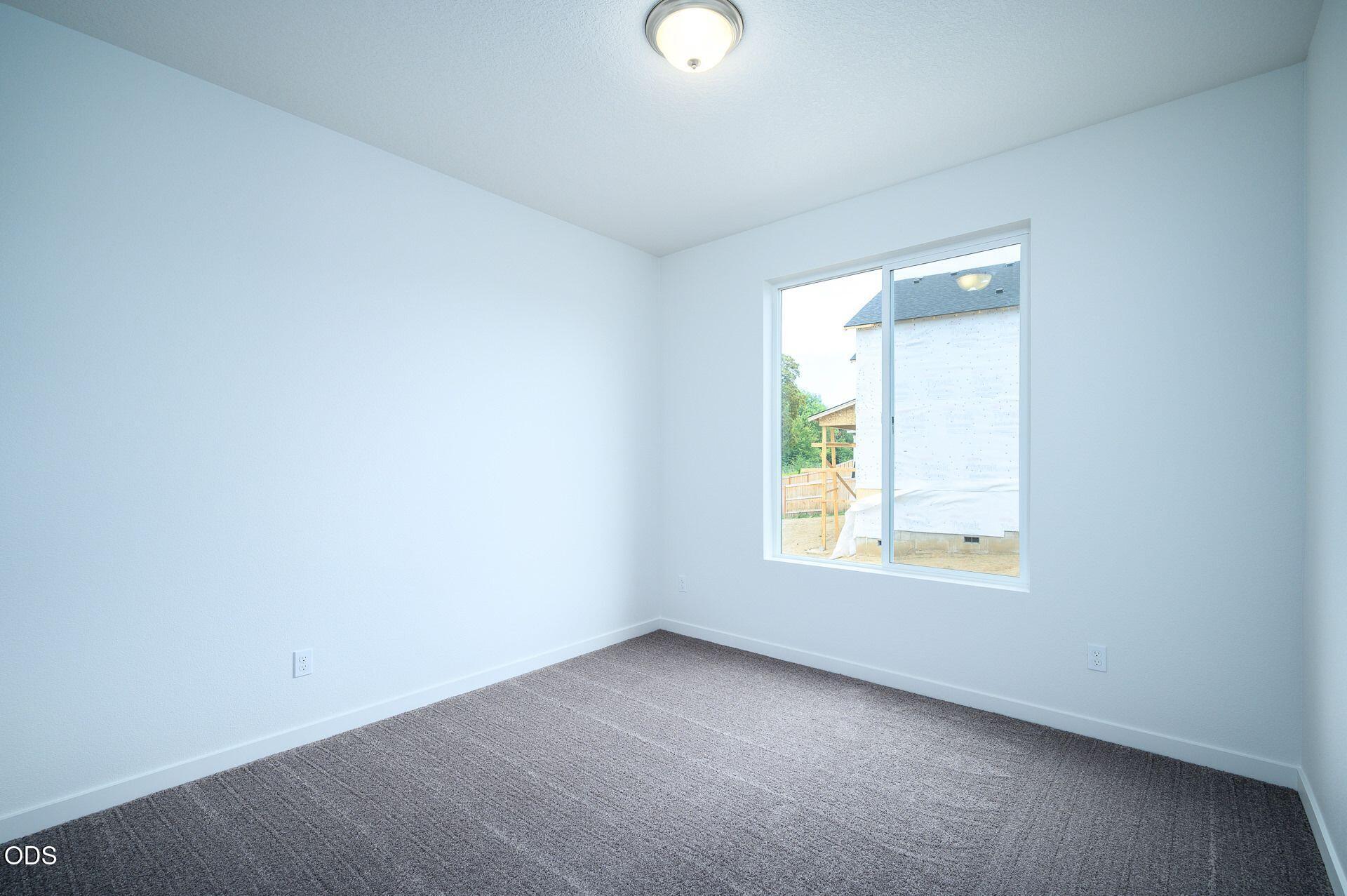 1129 Pumpkin Ridge, Unit 318 Eagle Point, OR 97524 - Photo 16 of 18