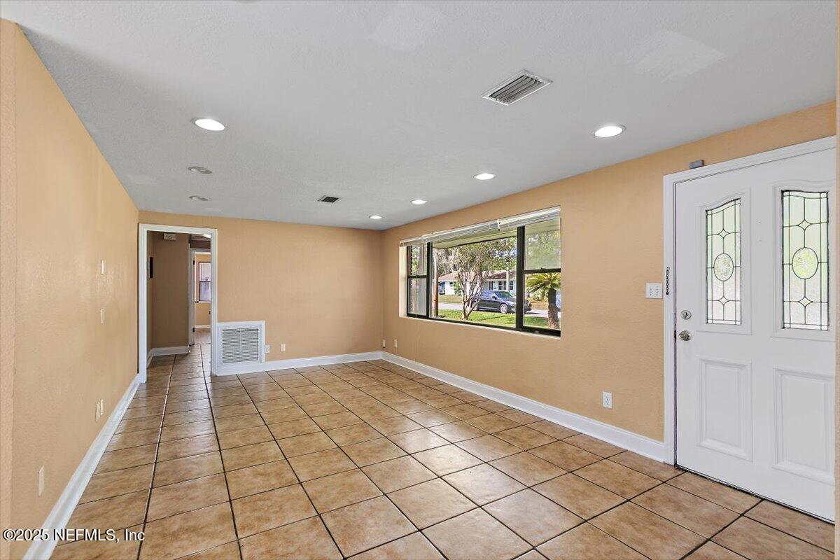 4263 Springwood Road Jacksonville, FL 32207 - Photo 2 of 12 02-Living Room