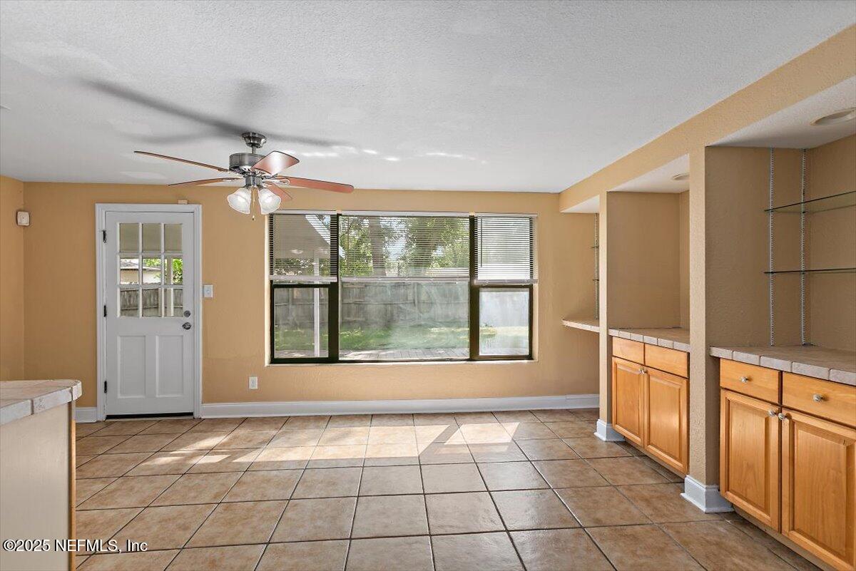 4263 Springwood Road Jacksonville, FL 32207 - Photo 3 of 12 03-Dining Area