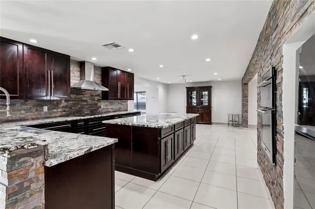 $445,000 | 2186 Daniels Road, Terrytown, LA 70056