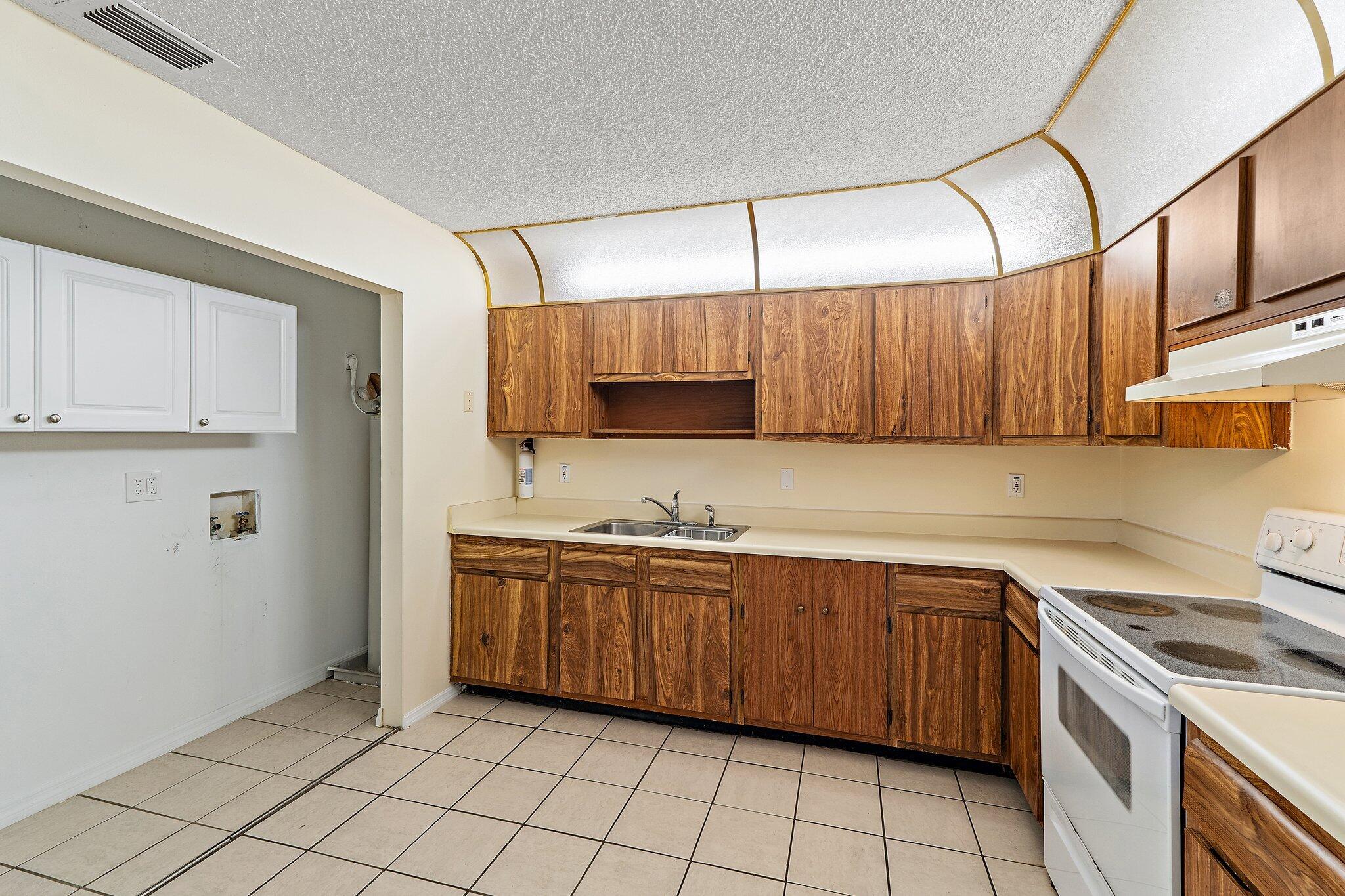 3581 Southeast Cobia Way Stuart, FL 34997 - Photo 8 of 26 016-3581SECobiaWay-Stuart-SMALL