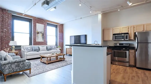 $289,000 | 200 Main Street, Unit 310, Kansas City, MO 64105