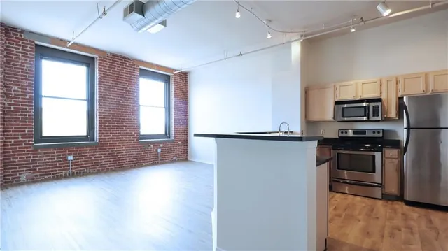 $289,000 | 200 Main Street, Unit 310, Kansas City, MO 64105