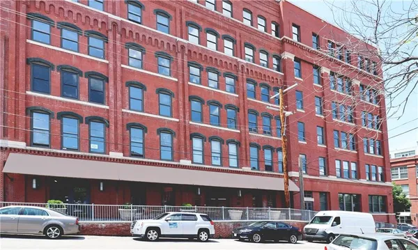 $279,000 | 200 Main Street, Unit 310, Kansas City, MO 64105