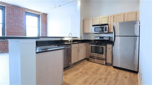 $279,000 | 200 Main Street, Unit 310, Kansas City, MO 64105