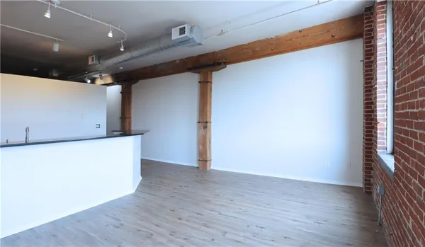 $279,000 | 200 Main Street, Unit 310, Kansas City, MO 64105