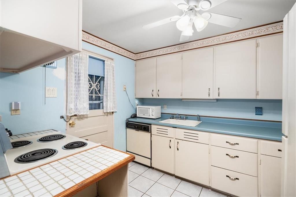 891 Rita Drive Pittsburgh, PA 15221 - Photo 6 of 26