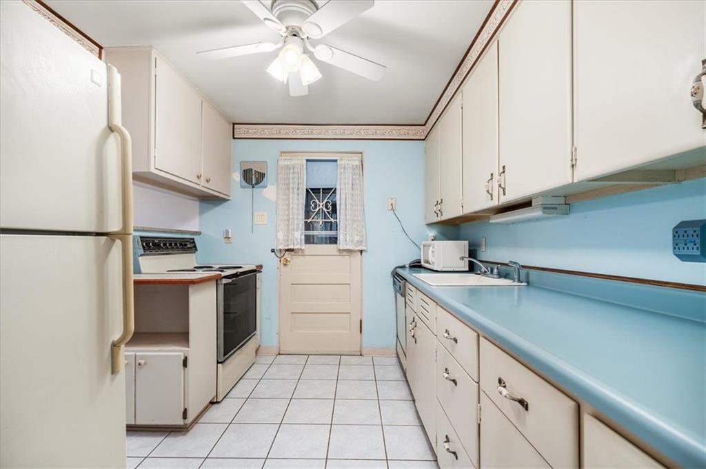 891 Rita Drive Pittsburgh, PA 15221 - Photo 7 of 26