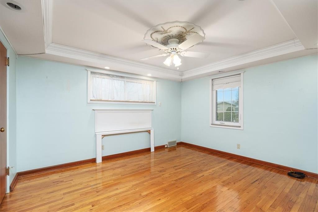 891 Rita Drive Pittsburgh, PA 15221 - Photo 10 of 26