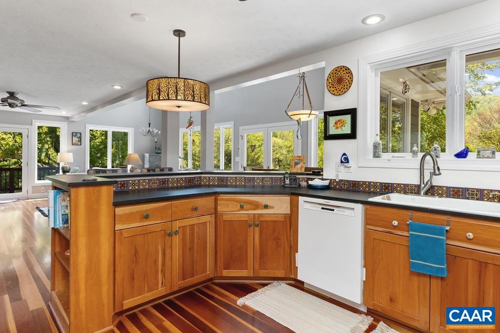 132 Reeds Gap Road Lyndhurst, VA 22952 - Photo 17 of 74