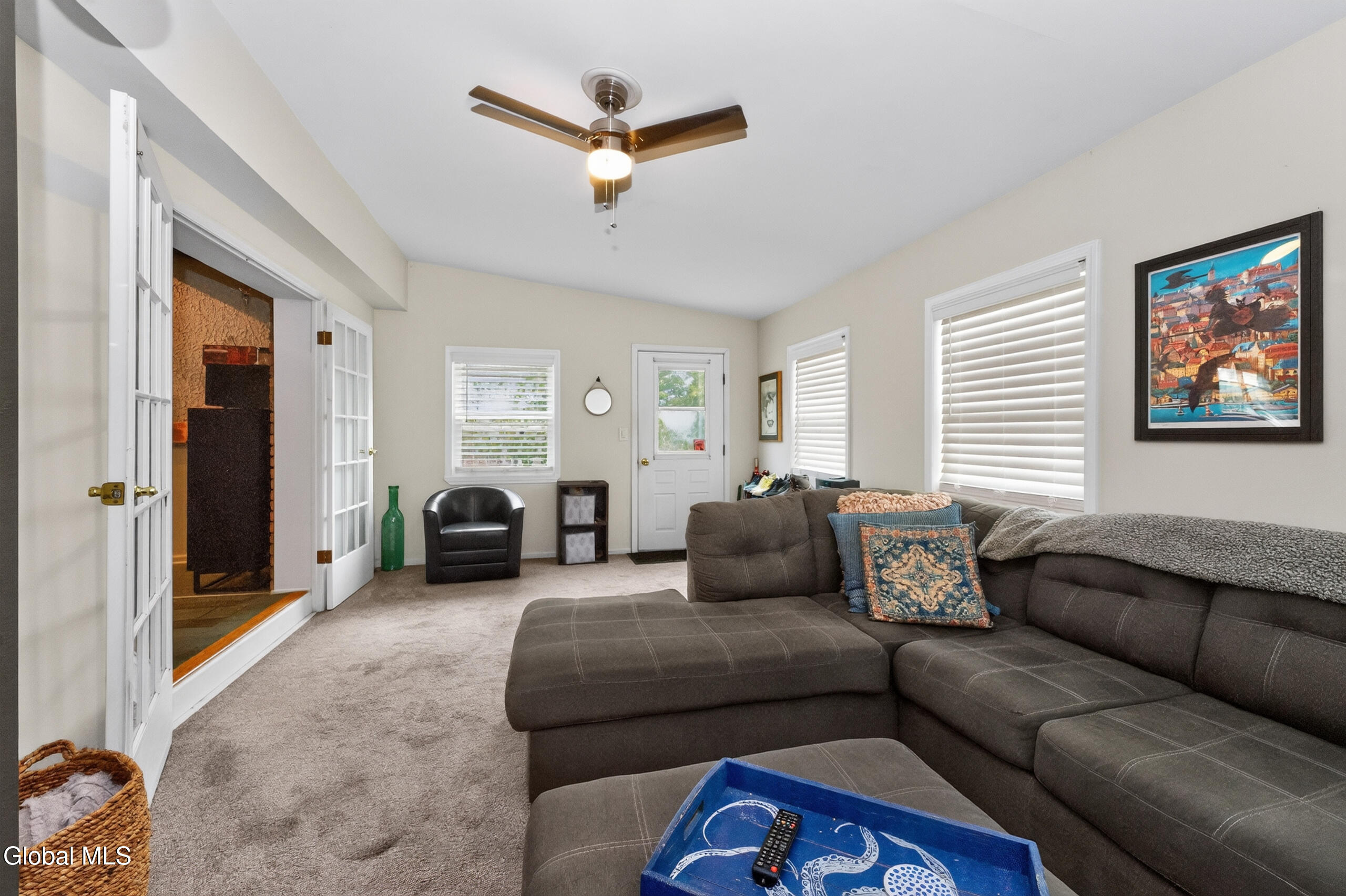 341 Princetown Road Rotterdam, NY 12306 - Photo 11 of 47 1 Familyroom 5