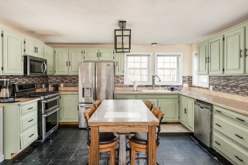 31 Depot Road Epping, NH 03042 - Photo 12 of 60