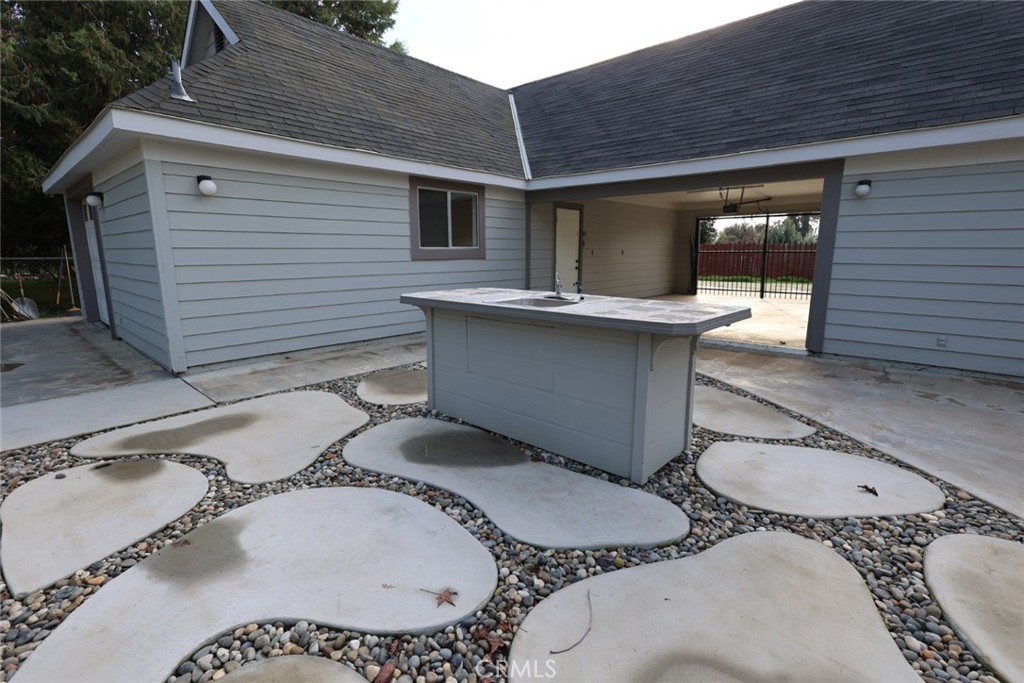 6375 Murphy Avenue Laton, CA 93242 - Photo 17 of 40 a couple of white and white house