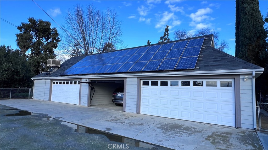 6375 Murphy Avenue Laton, CA 93242 - Photo 33 of 40 a front view of a house with a garage