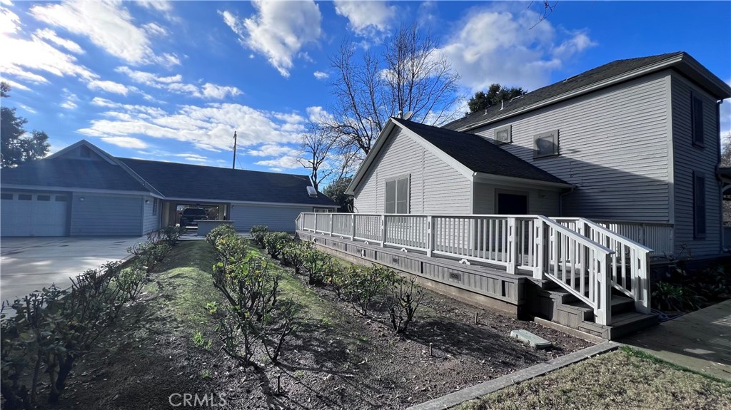 6375 Murphy Avenue Laton, CA 93242 - Photo 35 of 40 a view of backyard of house
