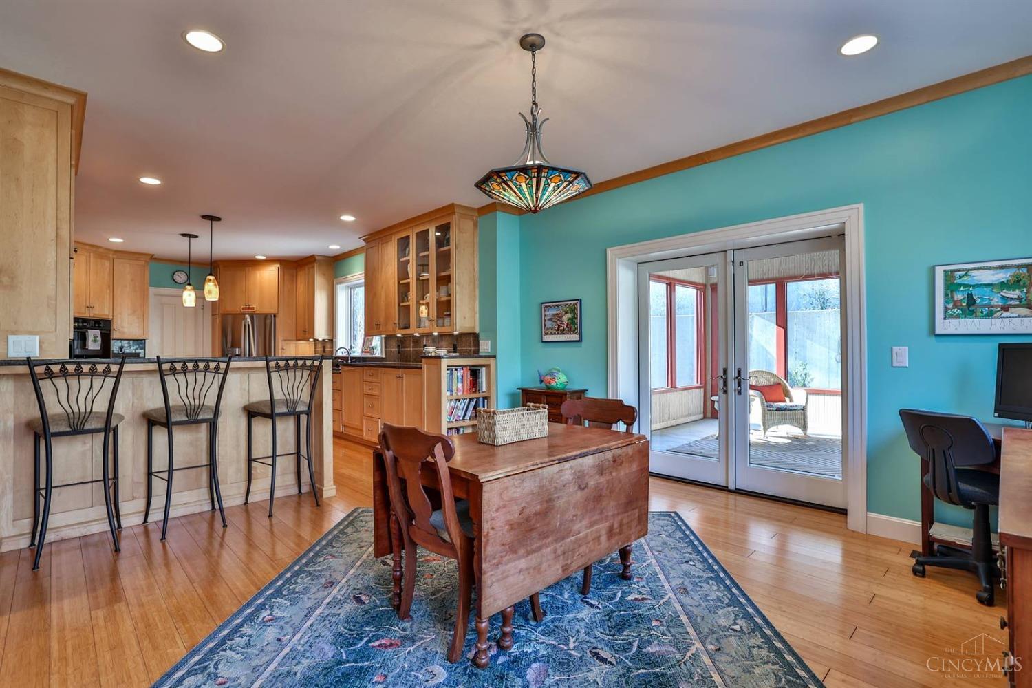 401 West Galbraith Road Wyoming, OH 45215 - Photo 20 of 55