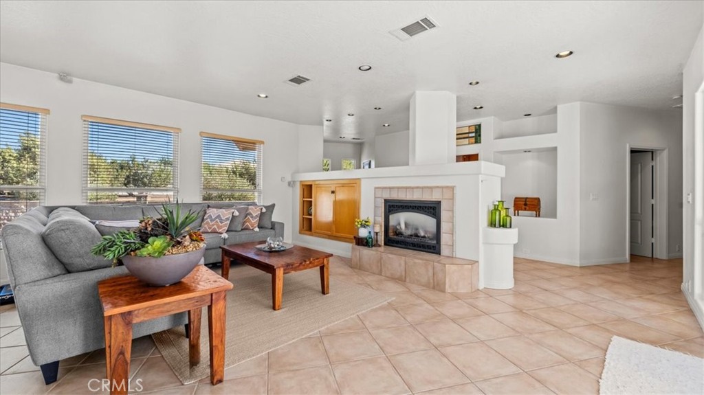 6976 Cataba Road Oak Hills, CA 92344 - Photo 7 of 47