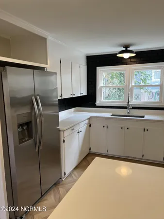 $630,000 | 145 East Vermont Avenue, Southern Pines, NC 28387