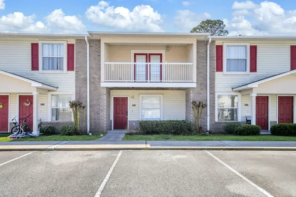 $1,700 | 1856 Shay-Lin Court, Unit B8, Niceville, FL 32578