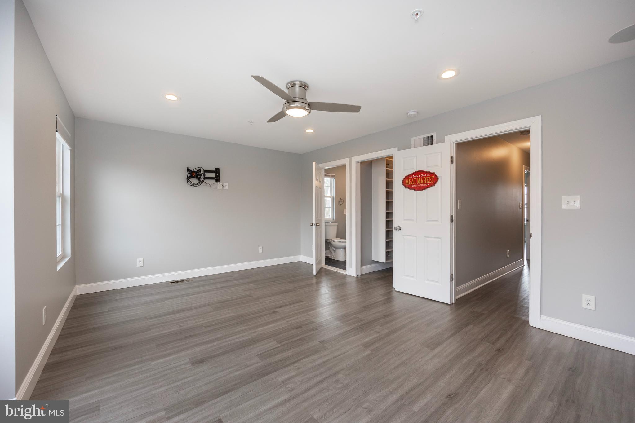 622 Fulton Street Conshohocken, PA 19428 - Photo 16 of 39 1 of 2 owners suites on 2nd floor