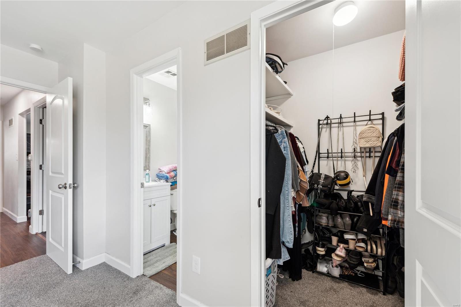 861 Forest Village Drive Ballwin, MO 63021 - Photo 11 of 21