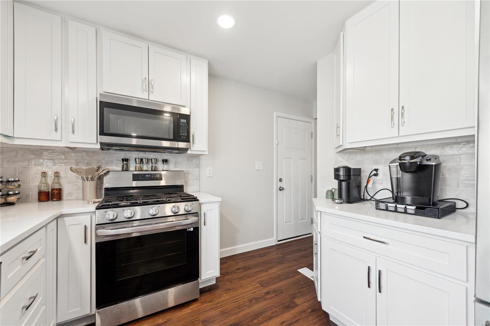 861 Forest Village Drive Ballwin, MO 63021 - Photo 5 of 21