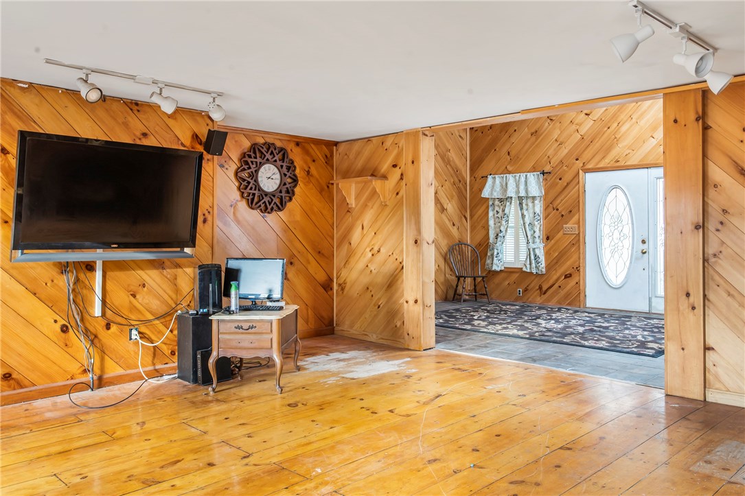 366 Gardiner Road Richmond, RI 02892 - Photo 16 of 36