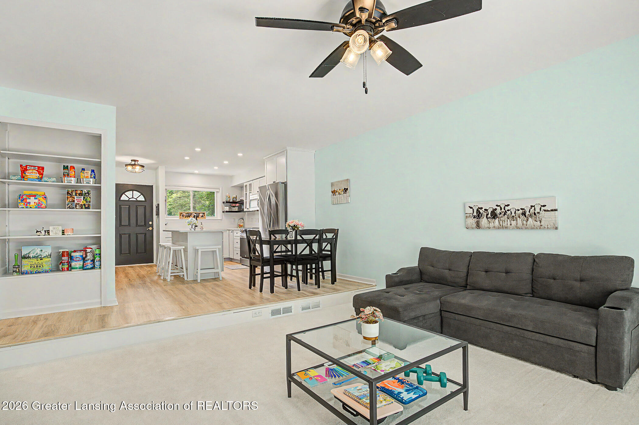 2059 La Mer Lane, Unit 17 Haslett, MI 48840 - Photo 14 of 48 Living Room