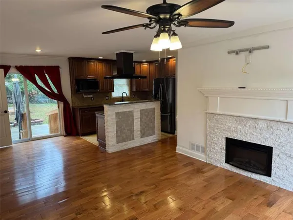 $1,925 | 837 Parkstone Drive, Stone Mountain, GA 30083