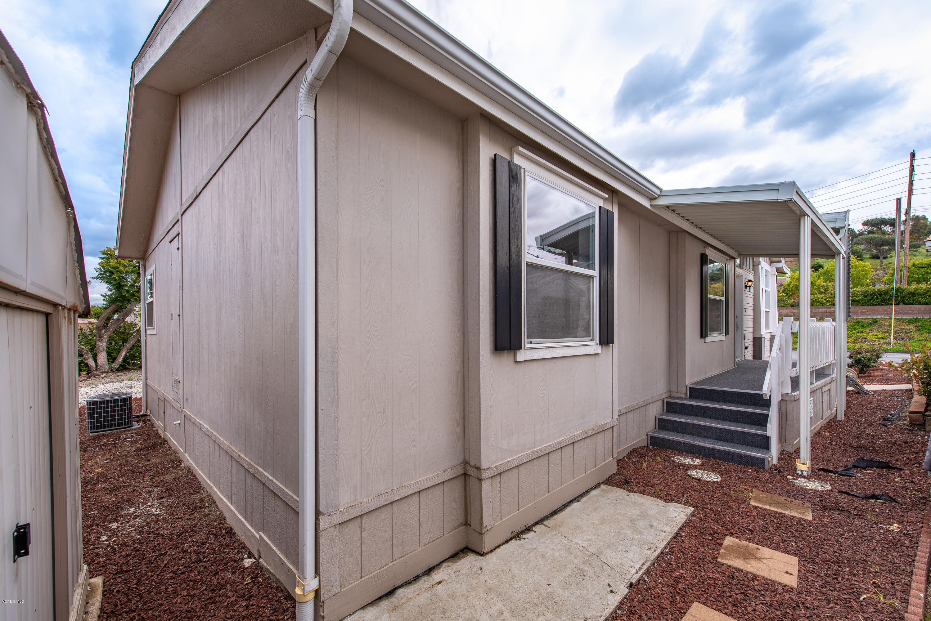 195 Tierra Rejada Road, Unit 174 Simi Valley, CA 93065 - Photo 27 of 41 Backyard