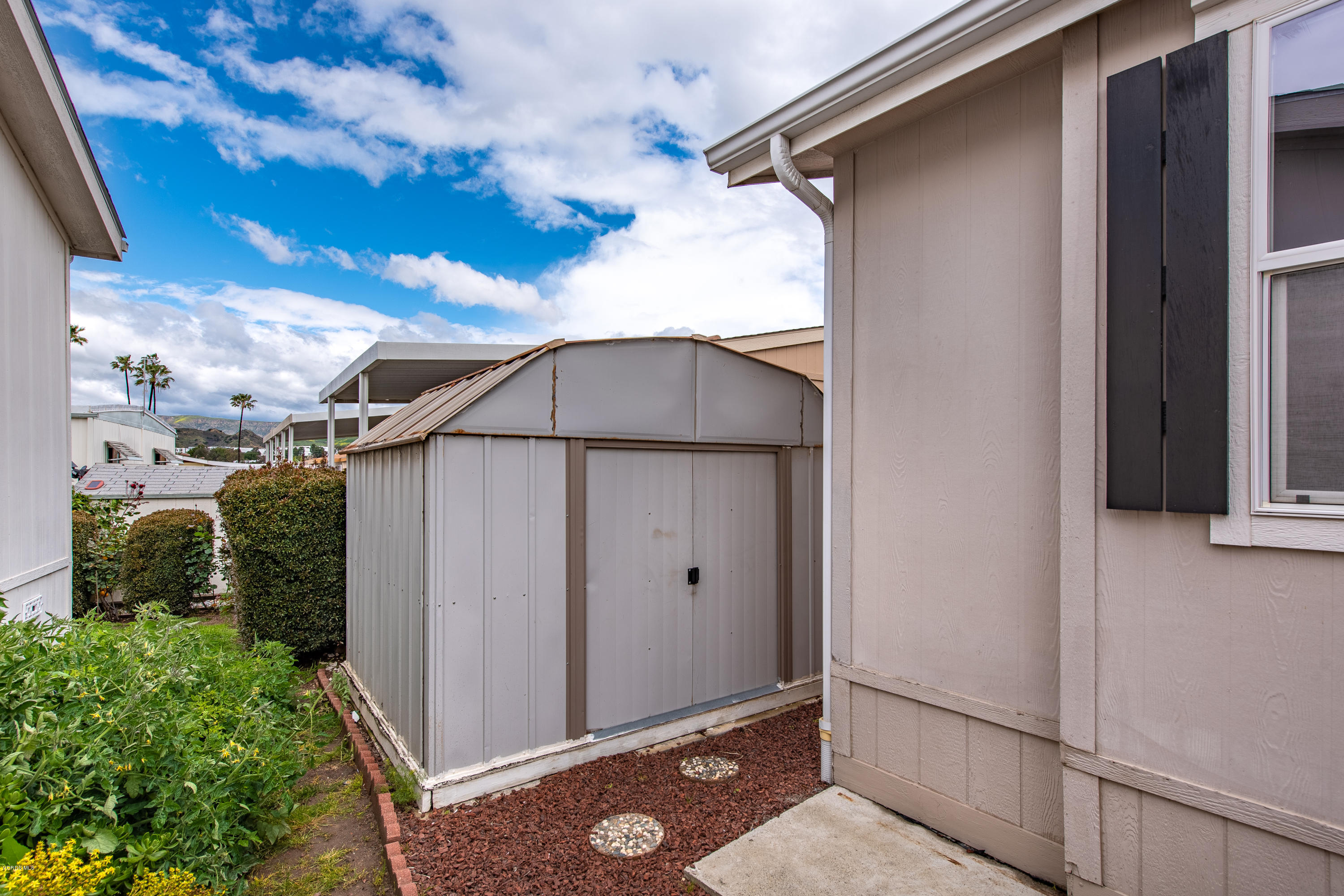 195 Tierra Rejada Road, Unit 174 Simi Valley, CA 93065 - Photo 28 of 41 Backyard