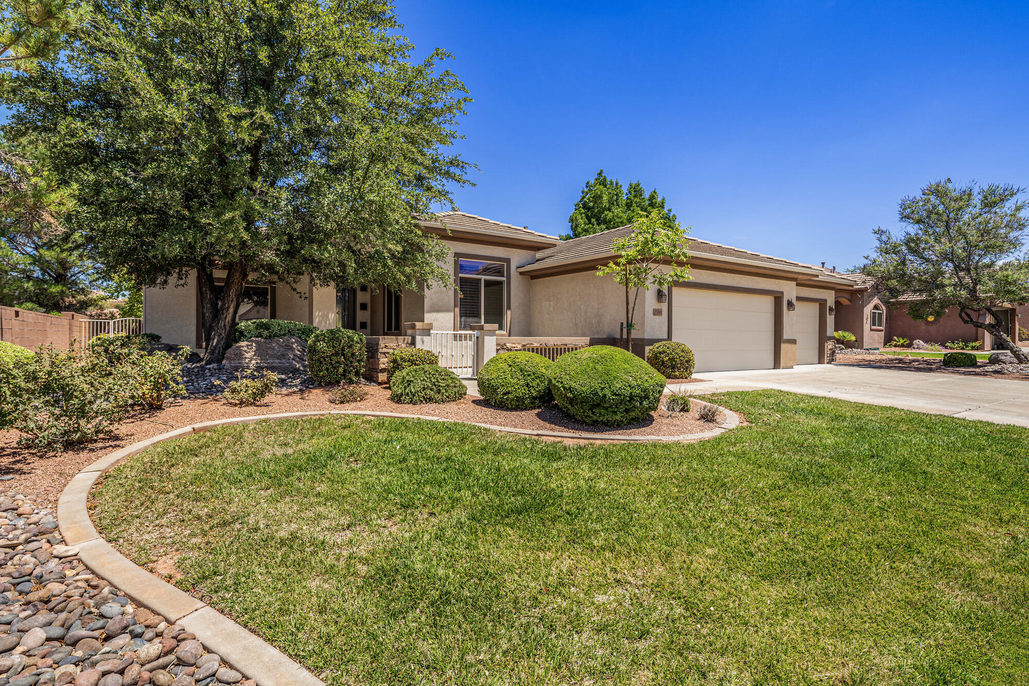 2166 West 1010 North St. George, UT 84770 - Photo 2 of 31 West view to front