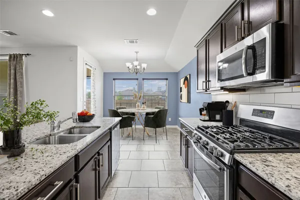 $2,050 | 6812 Donato Cove, Round Rock, TX 78665