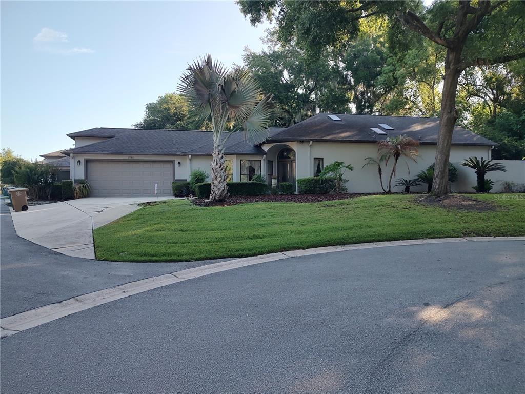1936 Southeast Clatter Bridge Road Ocala, FL 34471 - Photo 2 of 3 Gallery Image 2