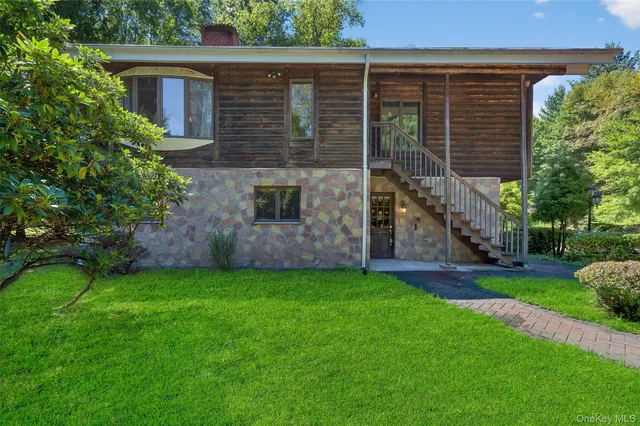 a picture of a picture of a floor plan