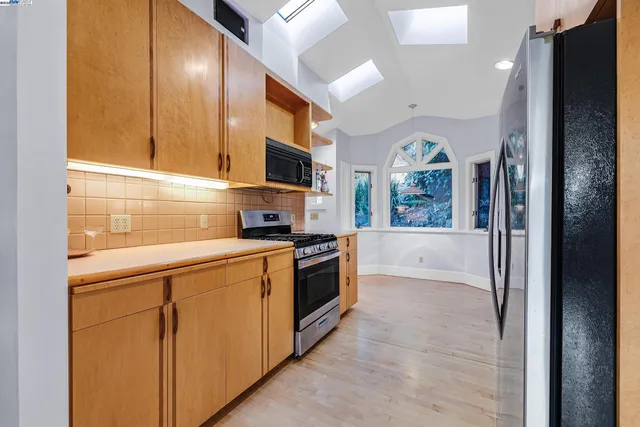 $4,150 | 1012 Elbert Street, Oakland, CA 94602