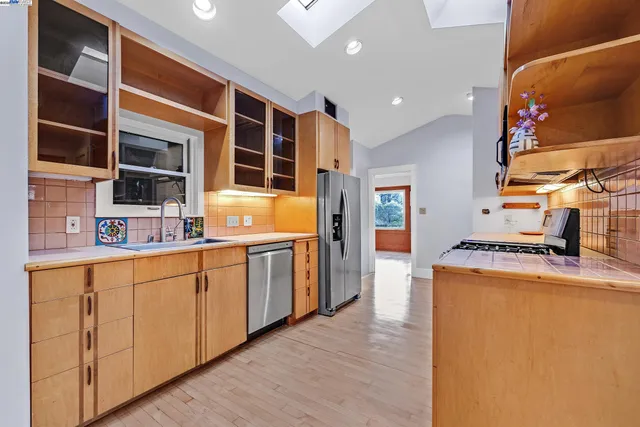 $4,150 | 1012 Elbert Street, Oakland, CA 94602