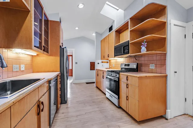 $4,150 | 1012 Elbert Street, Oakland, CA 94602